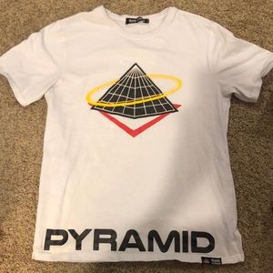 Black pyramid graphic tee